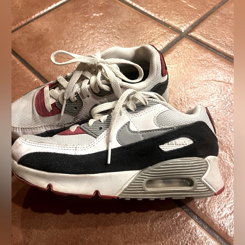 Nike Air Max Shoes Kids Athletic Sneakers Boys Size 3 Youth White Black Red Gray